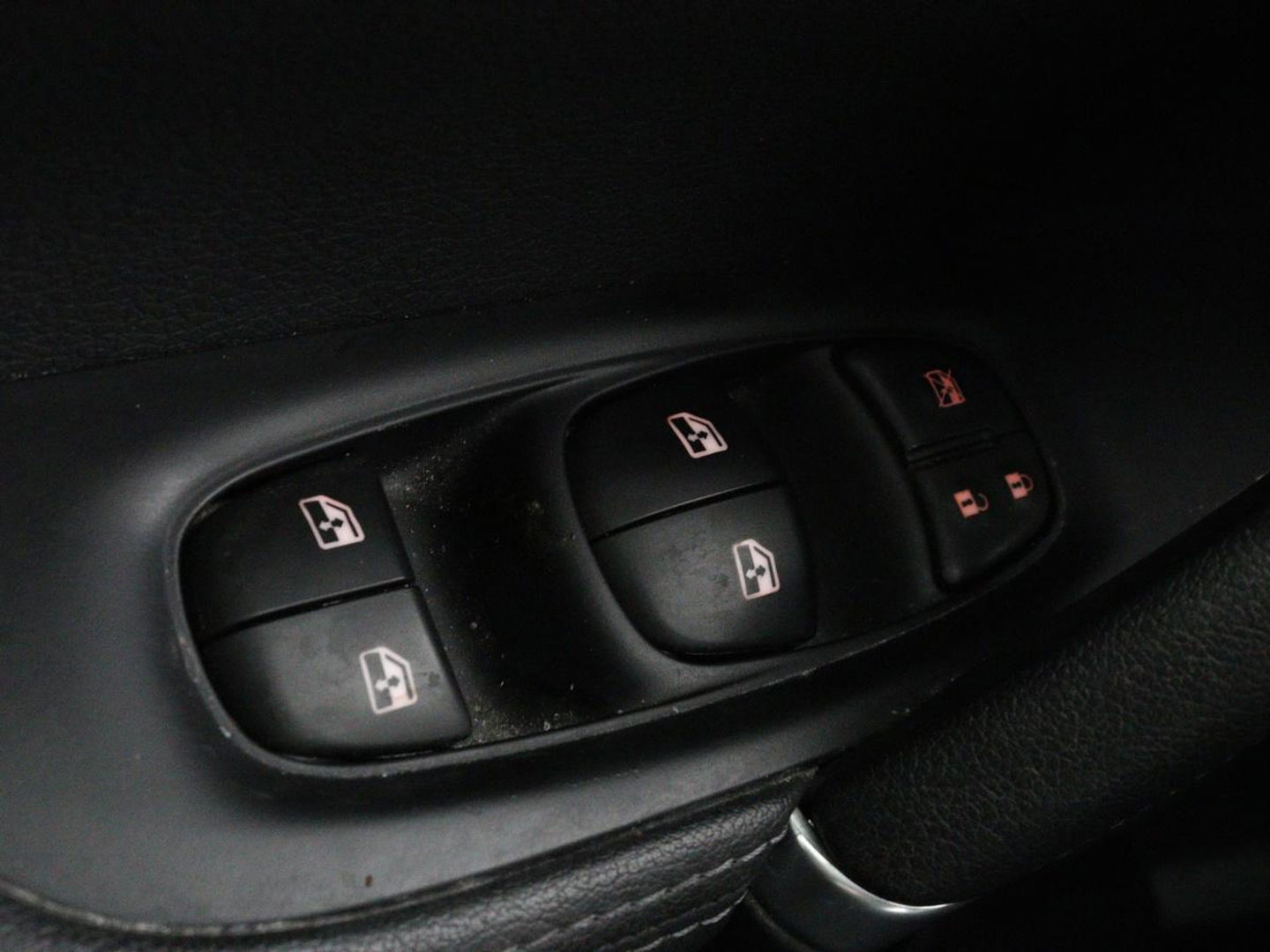Nissan QASHQAI 1.3 DIG-T Tekna | Automaat | Panoramadak | Elektrische stoelen | Stoelverwarming | Adaptive cruise | Navigatie | 360 Camera | Full LED