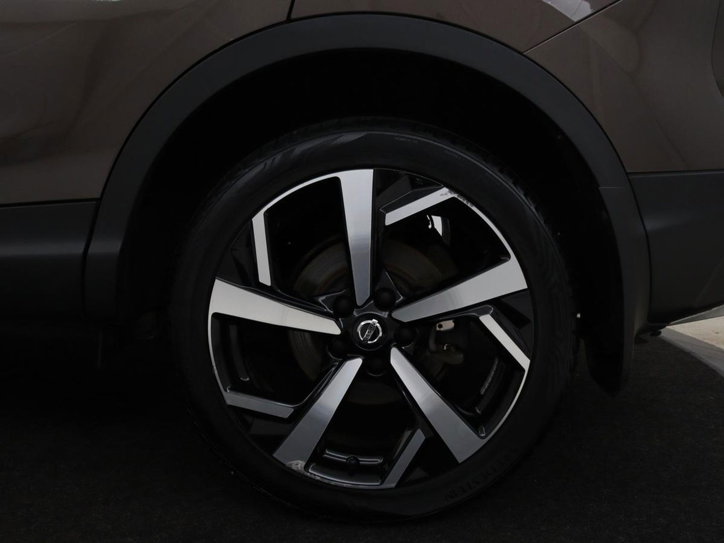 Nissan QASHQAI 1.3 DIG-T Tekna | Automaat | Panoramadak | Elektrische stoelen | Stoelverwarming | Adaptive cruise | Navigatie | 360 Camera | Full LED