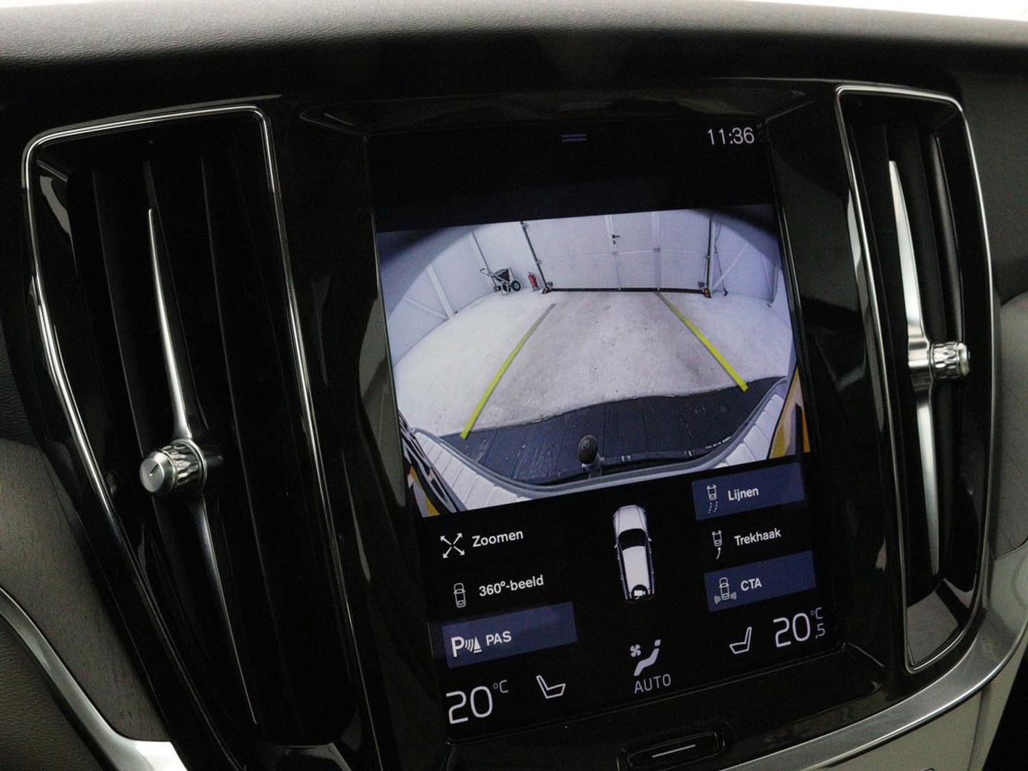 Volvo V60 2.0 B4 Inscription | Panoramadak | Trekhaak | Leder | Stoel & stuurverwarming | Head-Up | Adaptive cruise | Harman/Kardon | 360 camera | Carplay | Navigatie | Memory | Full LED | Keyless