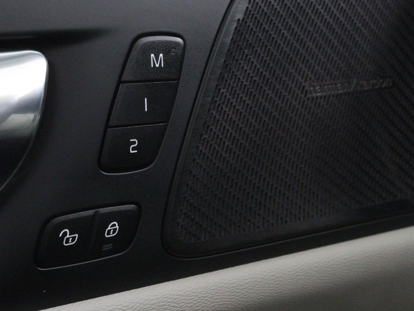 Volvo V60 2.0 B4 Inscription | Panoramadak | Trekhaak | Leder | Stoel & stuurverwarming | Head-Up | Adaptive cruise | Harman/Kardon | 360 camera | Carplay | Navigatie | Memory | Full LED | Keyless