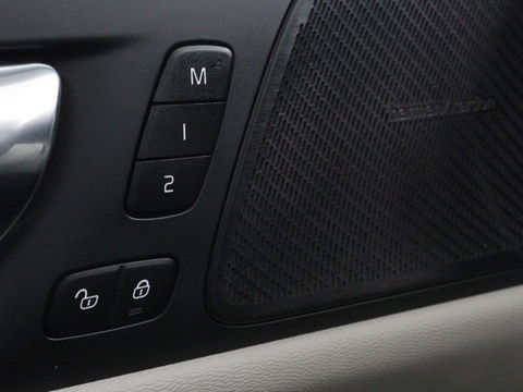 Volvo V60 2.0 B4 Inscription | Panoramadak | Trekhaak | Leder | Stoel & stuurverwarming | Head-Up | Adaptive cruise | Harman/Kardon | 360 camera | Carplay | Navigatie | Memory | Full LED | Keyless