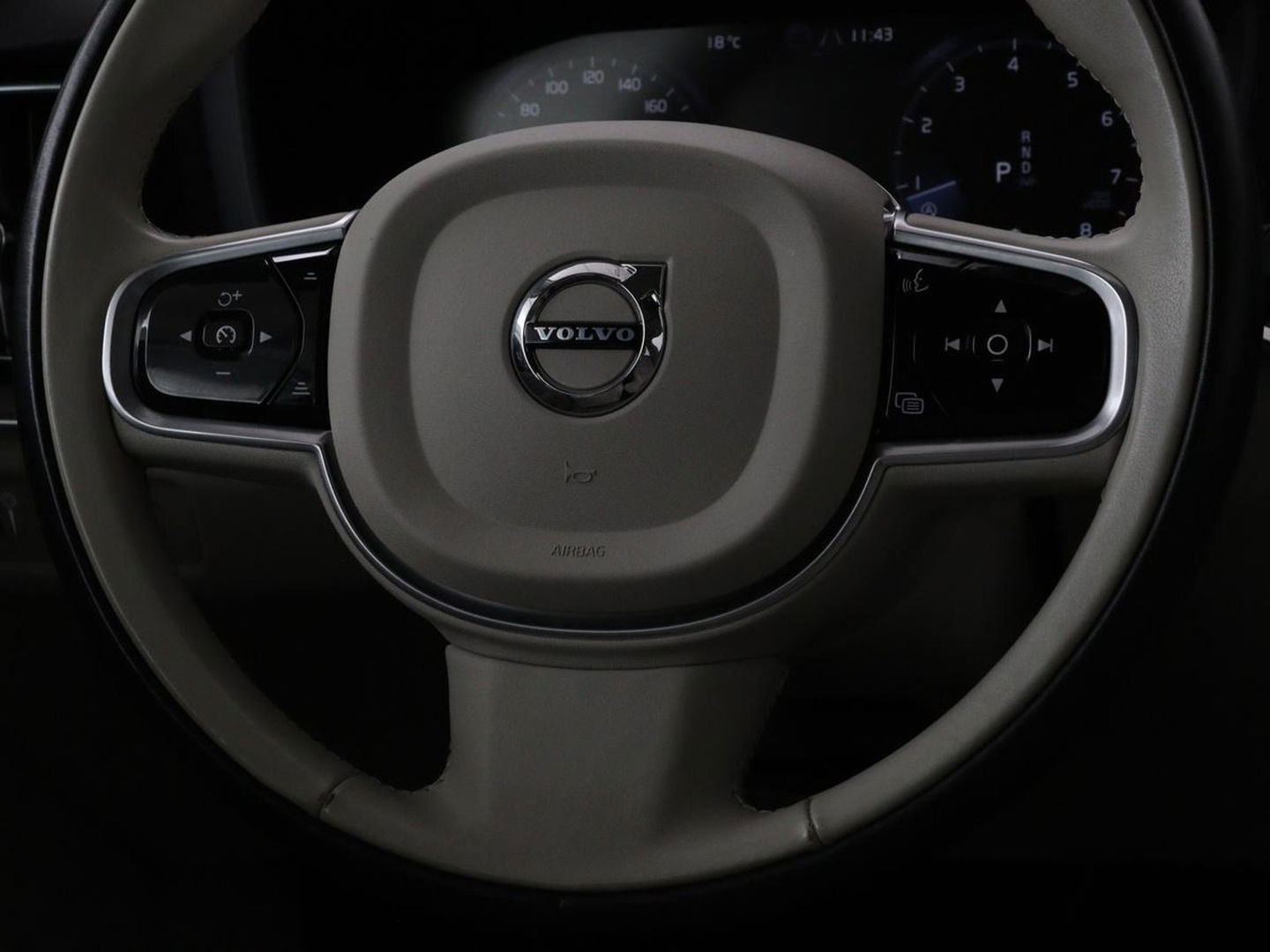 Volvo V60 2.0 B4 Inscription | Panoramadak | Trekhaak | Leder | Stoel & stuurverwarming | Head-Up | Adaptive cruise | Harman/Kardon | 360 camera | Carplay | Navigatie | Memory | Full LED | Keyless