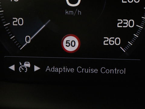 Volvo V60 2.0 B4 Inscription | Panoramadak | Trekhaak | Leder | Stoel & stuurverwarming | Head-Up | Adaptive cruise | Harman/Kardon | 360 camera | Carplay | Navigatie | Memory | Full LED | Keyless