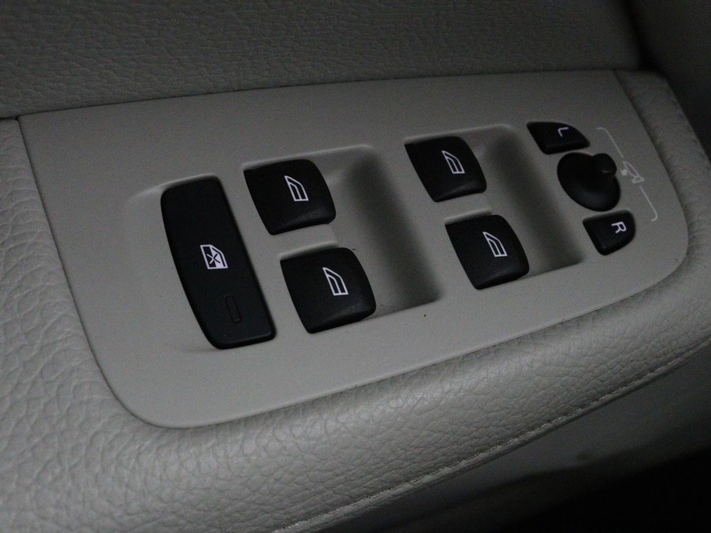 Volvo V60 2.0 B4 Inscription | Panoramadak | Trekhaak | Leder | Stoel & stuurverwarming | Head-Up | Adaptive cruise | Harman/Kardon | 360 camera | Carplay | Navigatie | Memory | Full LED | Keyless