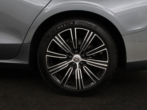 Volvo V60 2.0 B4 Inscription | Panoramadak | Trekhaak | Leder | Stoel & stuurverwarming | Head-Up | Adaptive cruise | Harman/Kardon | 360 camera | Carplay | Navigatie | Memory | Full LED | Keyless
