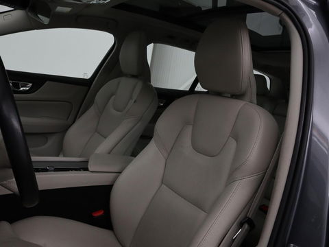 Volvo V60 2.0 B4 Inscription | Panoramadak | Trekhaak | Leder | Stoel & stuurverwarming | Head-Up | Adaptive cruise | Harman/Kardon | 360 camera | Carplay | Navigatie | Memory | Full LED | Keyless