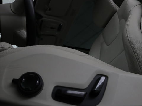 Volvo V60 2.0 B4 Inscription | Panoramadak | Trekhaak | Leder | Stoel & stuurverwarming | Head-Up | Adaptive cruise | Harman/Kardon | 360 camera | Carplay | Navigatie | Memory | Full LED | Keyless