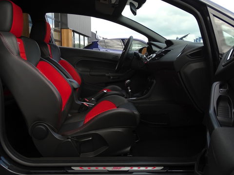 Ford Fiesta 1.6 ST 2 183PK / Milltek / ST-Line / 2016 / LED