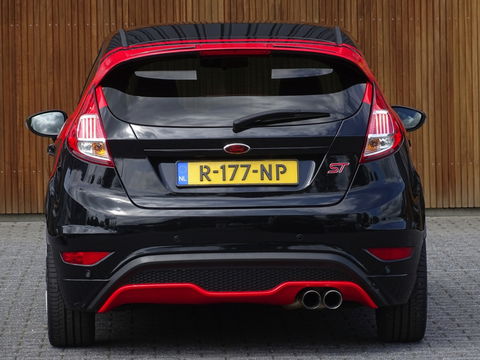 Ford Fiesta 1.6 ST 2 183PK / Milltek / ST-Line / 2016 / LED