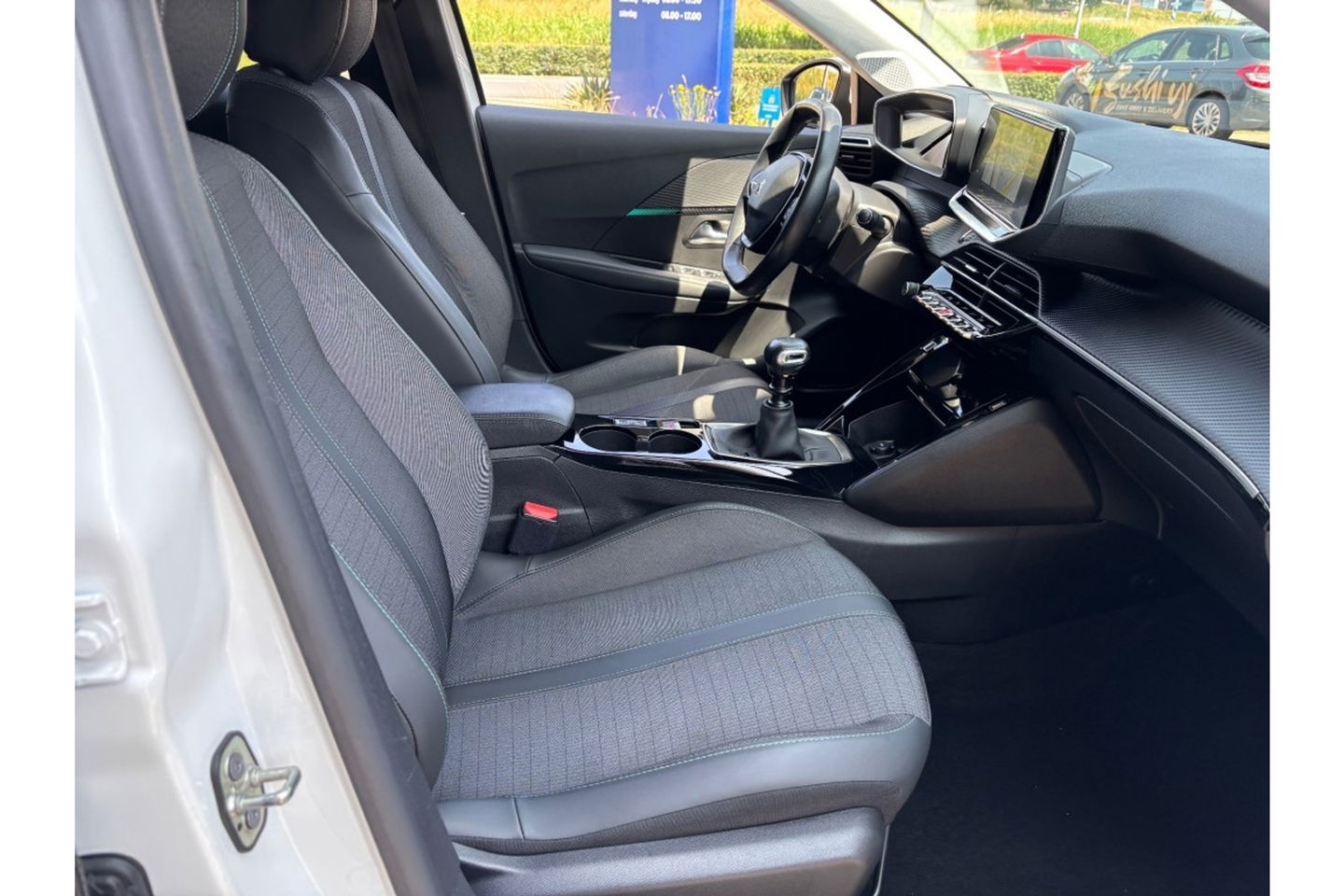 Peugeot 208 1.2 PT ALLURE 100 PK NAVI AIRCO/ECC VIRTUAL.