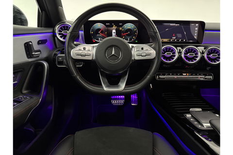 Mercedes-Benz A-Klasse 180 AMG Night Pakket Pano Multibeam LED Sfeerverl. Virtual Burmester Memory Seat Camera Cruise Clima 18"LMV Navi PDC