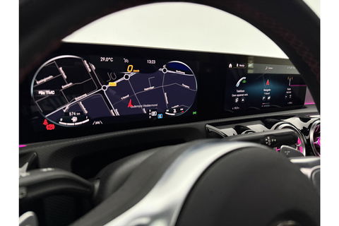 Mercedes-Benz A-Klasse 180 AMG Night Pakket Pano Multibeam LED Sfeerverl. Virtual Burmester Memory Seat Camera Cruise Clima 18"LMV Navi PDC