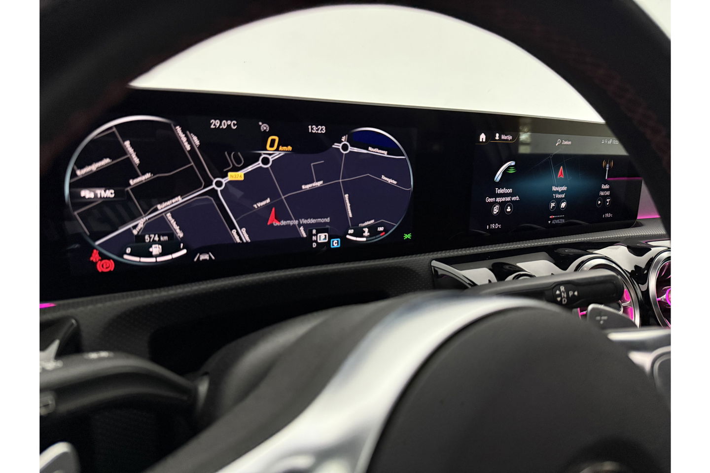 Mercedes-Benz A-Klasse 180 AMG Night Pakket Pano Multibeam LED Sfeerverl. Virtual Burmester Memory Seat Camera Cruise Clima 18"LMV Navi PDC
