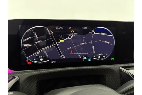 Mercedes-Benz A-Klasse 180 AMG Night Pakket Pano Multibeam LED Sfeerverl. Virtual Burmester Memory Seat Camera Cruise Clima 18"LMV Navi PDC