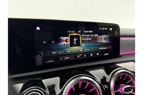 Mercedes-Benz A-Klasse 180 AMG Night Pakket Pano Multibeam LED Sfeerverl. Virtual Burmester Memory Seat Camera Cruise Clima 18"LMV Navi PDC