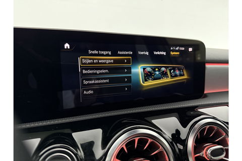 Mercedes-Benz A-Klasse 180 AMG Night Pakket Pano Multibeam LED Sfeerverl. Virtual Burmester Memory Seat Camera Cruise Clima 18"LMV Navi PDC