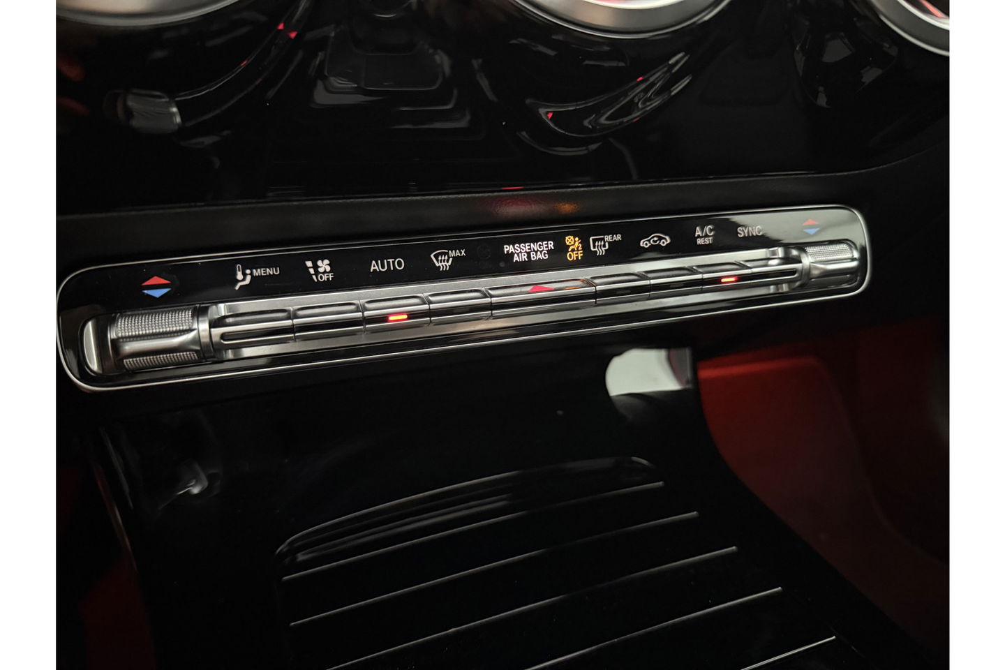Mercedes-Benz A-Klasse 180 AMG Night Pakket Pano Multibeam LED Sfeerverl. Virtual Burmester Memory Seat Camera Cruise Clima 18"LMV Navi PDC