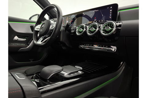 Mercedes-Benz A-Klasse 180 AMG Night Pakket Pano Multibeam LED Sfeerverl. Virtual Burmester Memory Seat Camera Cruise Clima 18"LMV Navi PDC