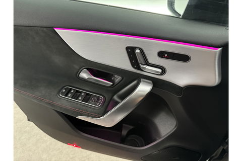 Mercedes-Benz A-Klasse 180 AMG Night Pakket Pano Multibeam LED Sfeerverl. Virtual Burmester Memory Seat Camera Cruise Clima 18"LMV Navi PDC