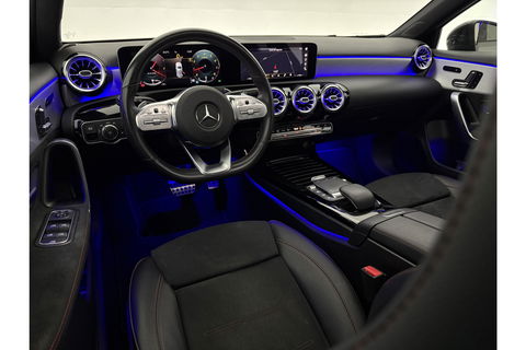 Mercedes-Benz A-Klasse 180 AMG Night Pakket Pano Multibeam LED Sfeerverl. Virtual Burmester Memory Seat Camera Cruise Clima 18"LMV Navi PDC