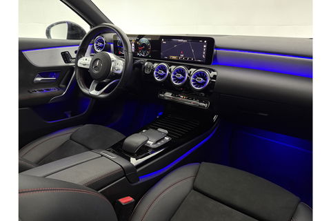 Mercedes-Benz A-Klasse 180 AMG Night Pakket Pano Multibeam LED Sfeerverl. Virtual Burmester Memory Seat Camera Cruise Clima 18"LMV Navi PDC