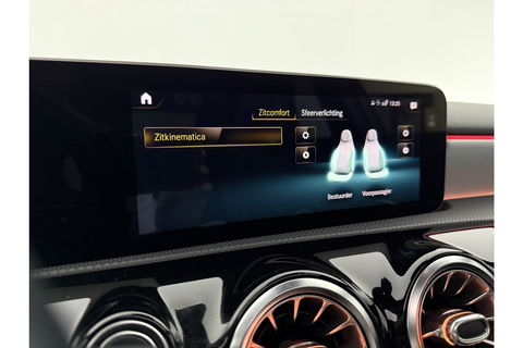 Mercedes-Benz A-Klasse 180 AMG Night Pakket Pano Multibeam LED Sfeerverl. Virtual Burmester Memory Seat Camera Cruise Clima 18"LMV Navi PDC