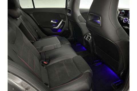 Mercedes-Benz A-Klasse 180 AMG Night Pakket Pano Multibeam LED Sfeerverl. Virtual Burmester Memory Seat Camera Cruise Clima 18"LMV Navi PDC