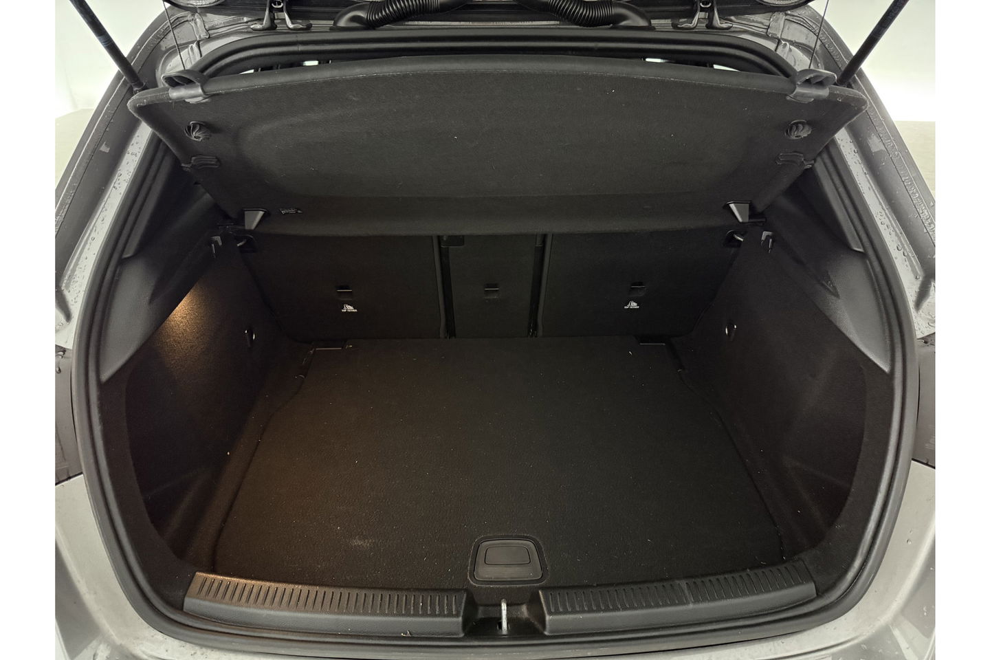 Mercedes-Benz A-Klasse 180 AMG Night Pakket Pano Multibeam LED Sfeerverl. Virtual Burmester Memory Seat Camera Cruise Clima 18"LMV Navi PDC