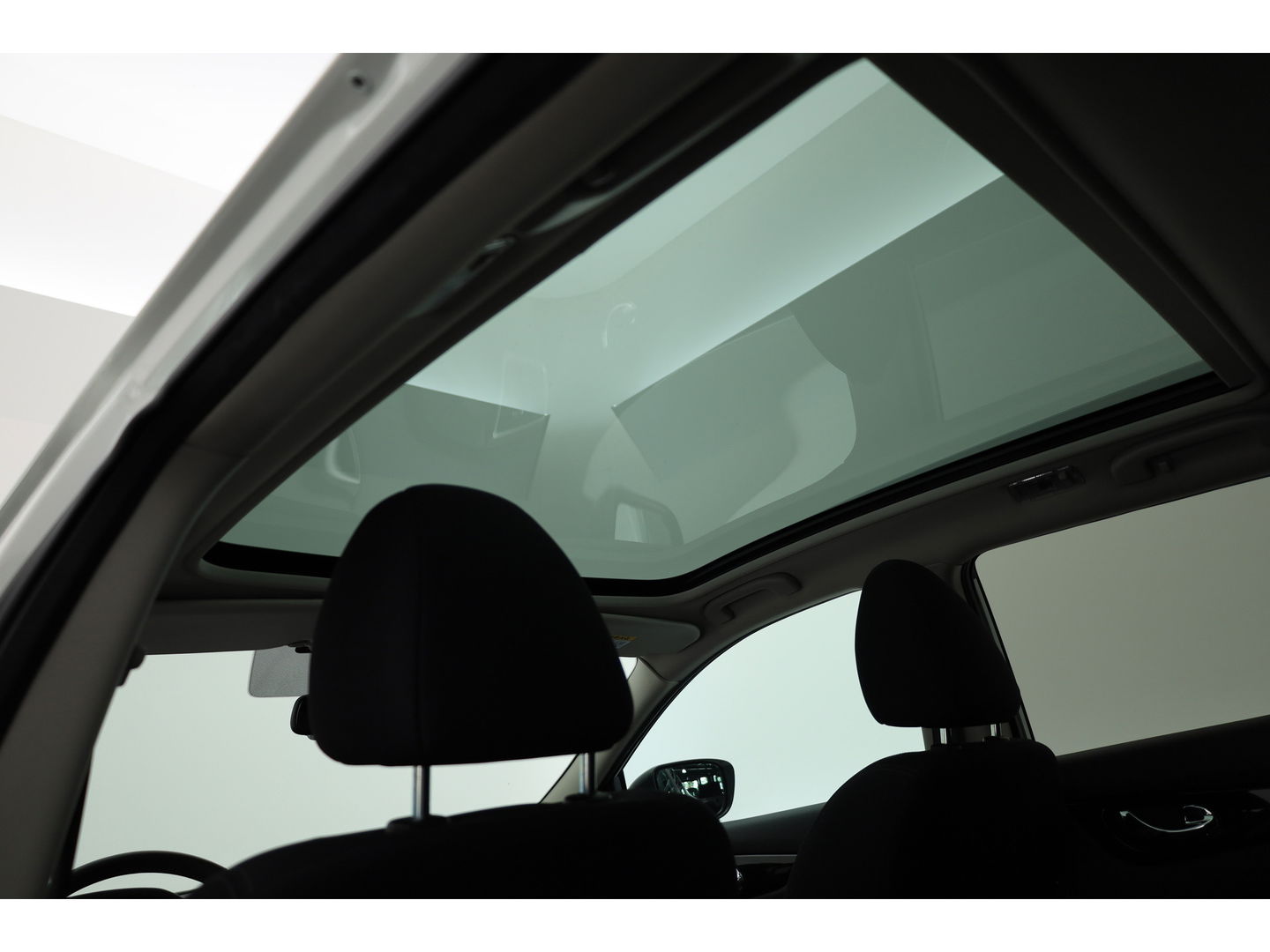 Nissan QASHQAI 1.2 N-Connecta | Pano | 360cam | Keyless | Stoelverw. | Verw. Voorruit | Navi