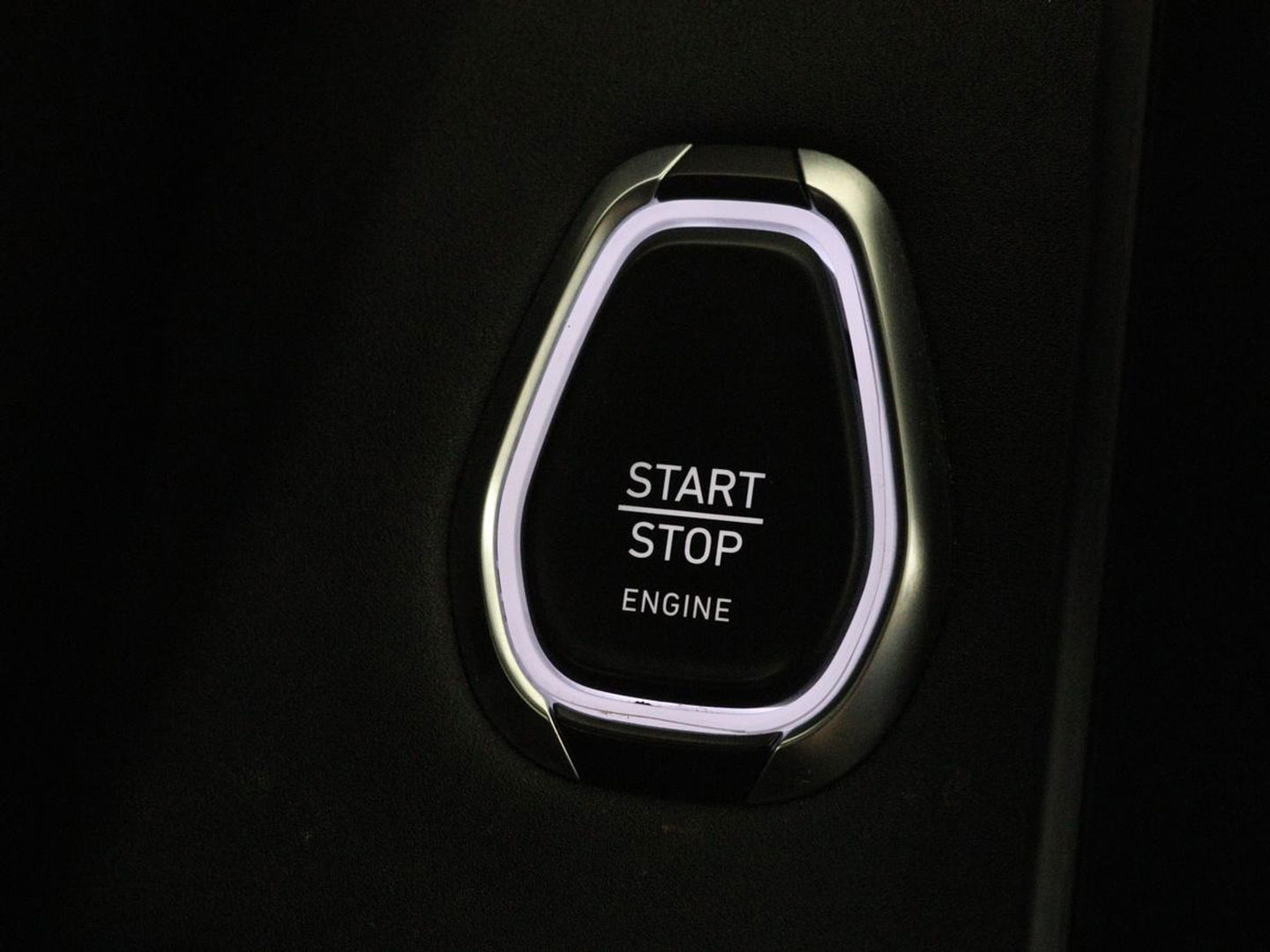 Lynk & Co 01 1.5 Plug In | Panoramadak | Infinity by Harman | 360 camera | Adaptive cruise | Stoelverwarming | Carplay | Memory | Full LED