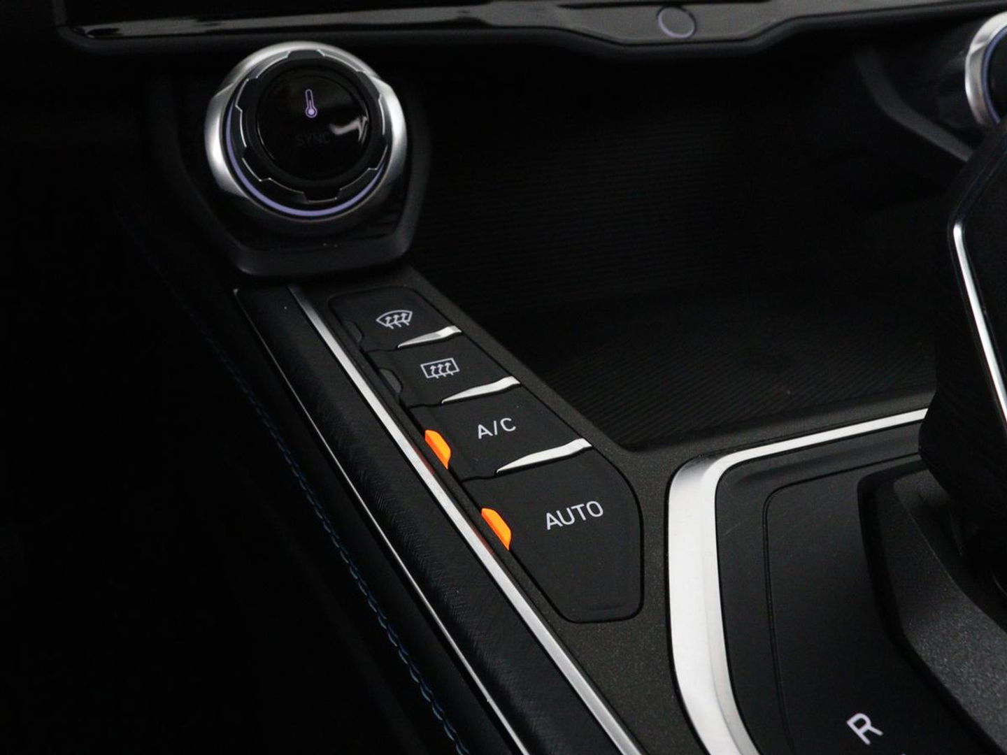 Lynk & Co 01 1.5 Plug In | Panoramadak | Infinity by Harman | 360 camera | Adaptive cruise | Stoelverwarming | Carplay | Memory | Full LED