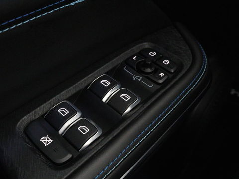 Lynk & Co 01 1.5 Plug In | Panoramadak | Infinity by Harman | 360 camera | Adaptive cruise | Stoelverwarming | Carplay | Memory | Full LED