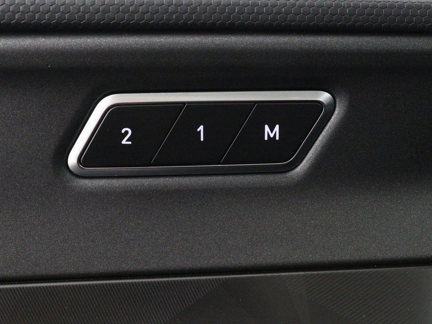Lynk & Co 01 1.5 Plug In | Panoramadak | Infinity by Harman | 360 camera | Adaptive cruise | Stoelverwarming | Carplay | Memory | Full LED