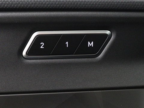 Lynk & Co 01 1.5 Plug In | Panoramadak | Infinity by Harman | 360 camera | Adaptive cruise | Stoelverwarming | Carplay | Memory | Full LED