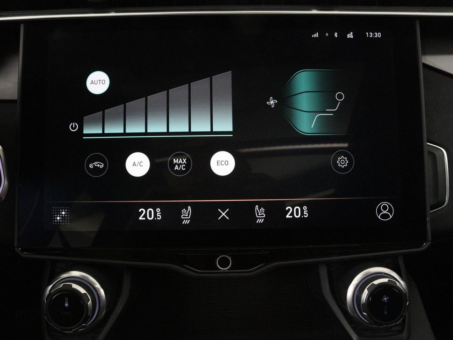 Lynk & Co 01 1.5 Plug In | Panoramadak | Infinity by Harman | 360 camera | Adaptive cruise | Stoelverwarming | Carplay | Memory | Full LED