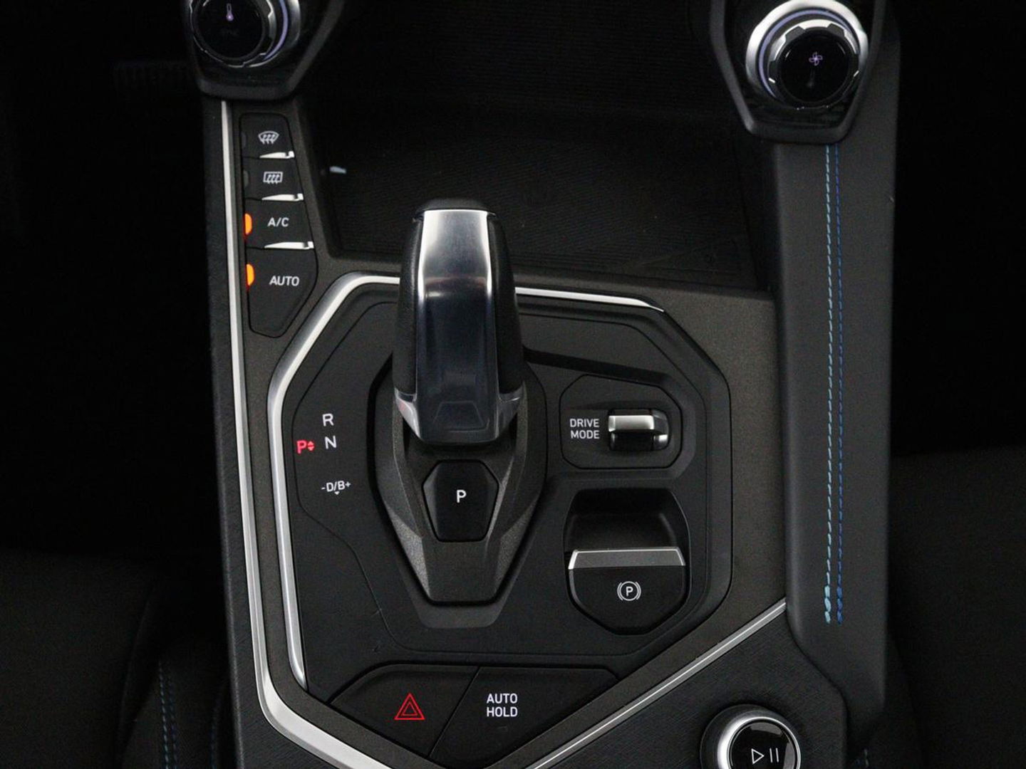 Lynk & Co 01 1.5 Plug In | Panoramadak | Infinity by Harman | 360 camera | Adaptive cruise | Stoelverwarming | Carplay | Memory | Full LED