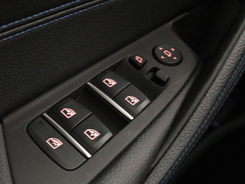 BMW 5 Serie 530e iPerformance M-sport | Schuifdak | Camera | Alcantara | Stoelverwarming | Carplay | Elektrische sportstoelen | Full LED | Navigatie | Live Cockpit