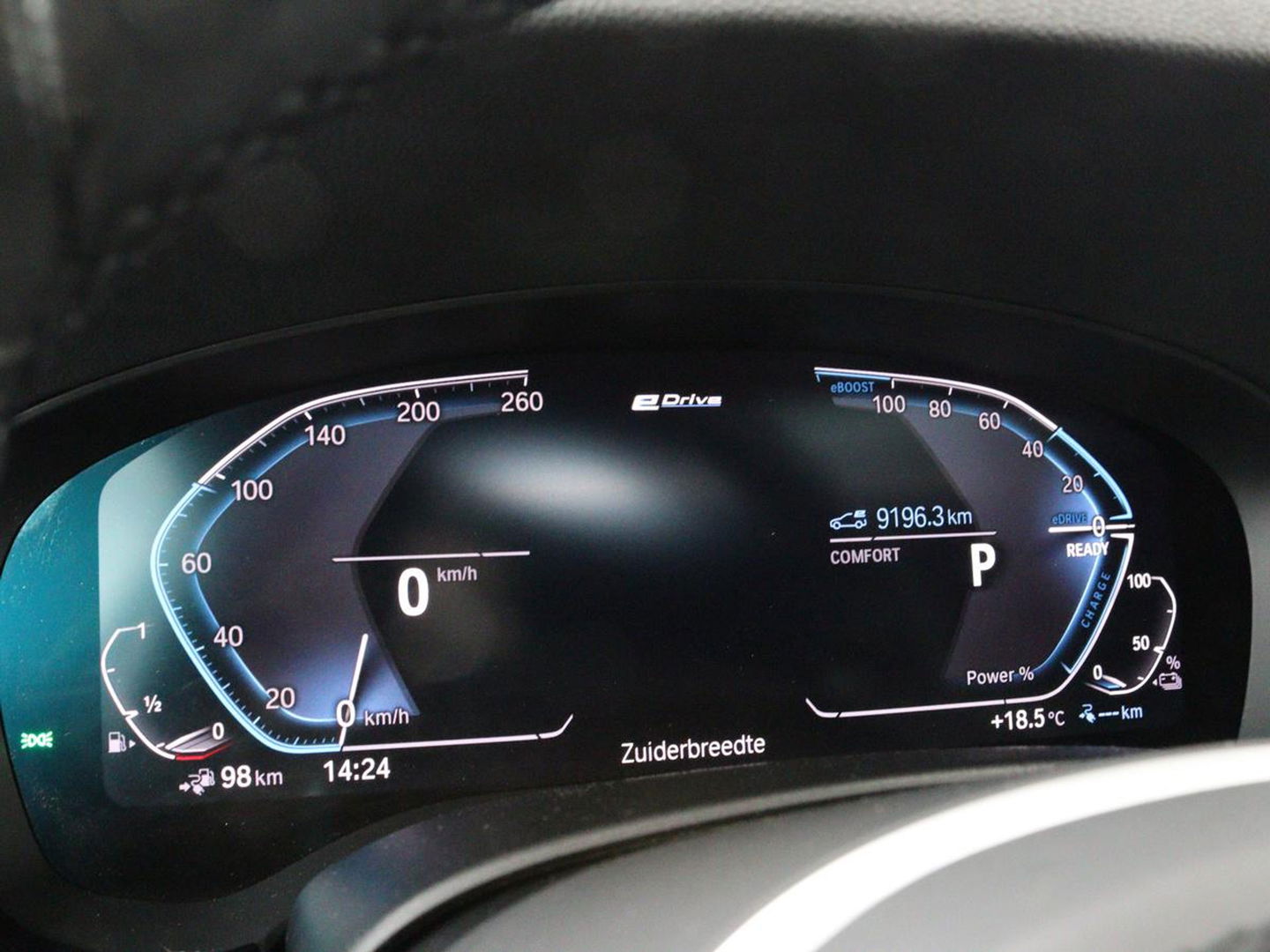 BMW 5 Serie 530e iPerformance M-sport | Schuifdak | Camera | Alcantara | Stoelverwarming | Carplay | Elektrische sportstoelen | Full LED | Navigatie | Live Cockpit