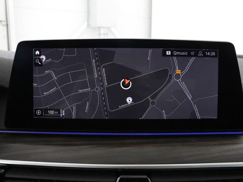 BMW 5 Serie 530e iPerformance M-sport | Schuifdak | Camera | Alcantara | Stoelverwarming | Carplay | Elektrische sportstoelen | Full LED | Navigatie | Live Cockpit