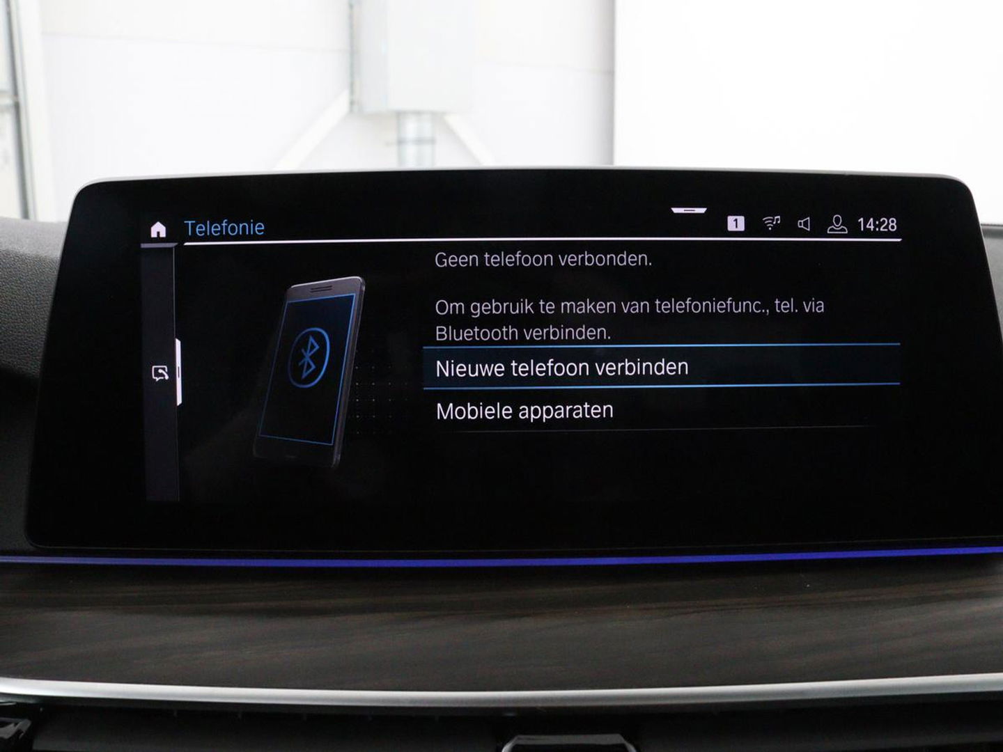 BMW 5 Serie 530e iPerformance M-sport | Schuifdak | Camera | Alcantara | Stoelverwarming | Carplay | Elektrische sportstoelen | Full LED | Navigatie | Live Cockpit