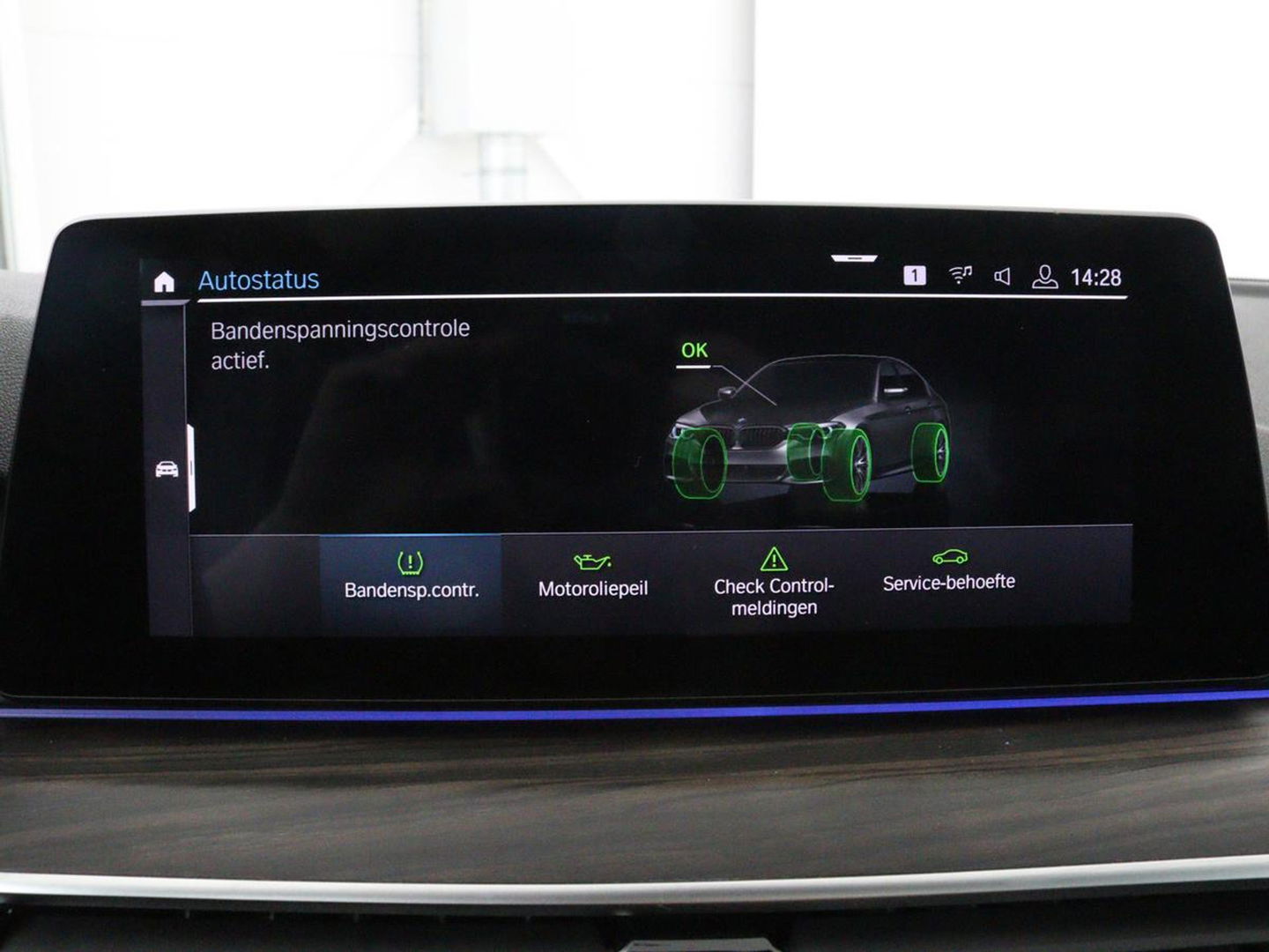 BMW 5 Serie 530e iPerformance M-sport | Schuifdak | Camera | Alcantara | Stoelverwarming | Carplay | Elektrische sportstoelen | Full LED | Navigatie | Live Cockpit