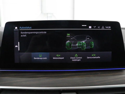 BMW 5 Serie 530e iPerformance M-sport | Schuifdak | Camera | Alcantara | Stoelverwarming | Carplay | Elektrische sportstoelen | Full LED | Navigatie | Live Cockpit