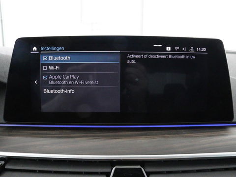 BMW 5 Serie 530e iPerformance M-sport | Schuifdak | Camera | Alcantara | Stoelverwarming | Carplay | Elektrische sportstoelen | Full LED | Navigatie | Live Cockpit