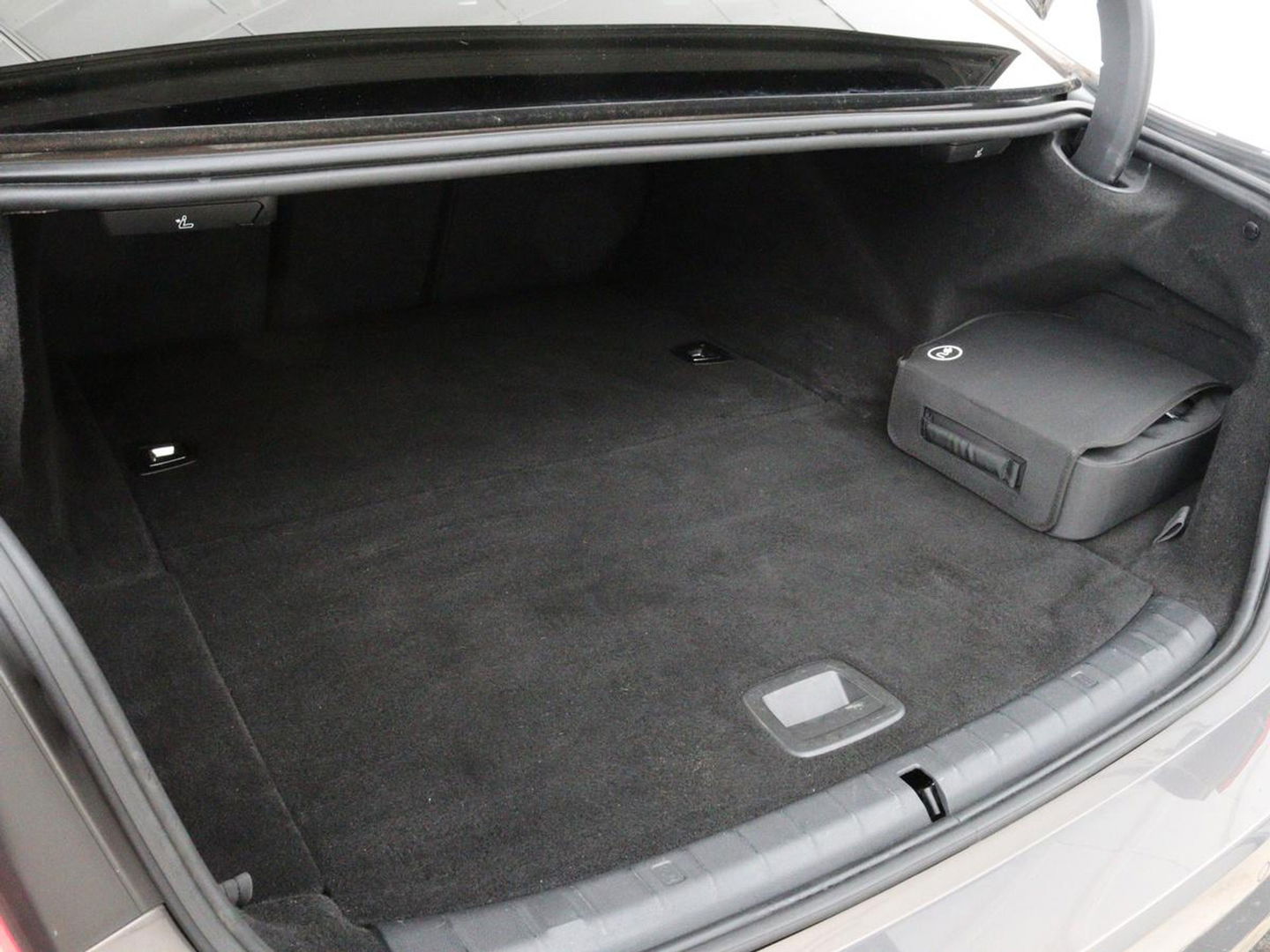 BMW 5 Serie 530e iPerformance M-sport | Schuifdak | Camera | Alcantara | Stoelverwarming | Carplay | Elektrische sportstoelen | Full LED | Navigatie | Live Cockpit
