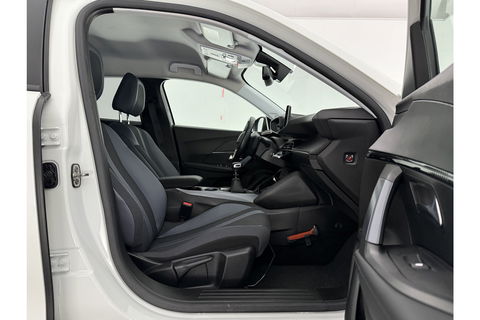 Peugeot 2008 1.2 PureTech 360Camera LED Trekhaak Virtual Carplay Clima Cruise Navi PDC 18''LMV