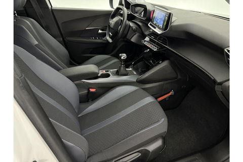Peugeot 2008 1.2 PureTech 360Camera LED Trekhaak Virtual Carplay Clima Cruise Navi PDC 18''LMV