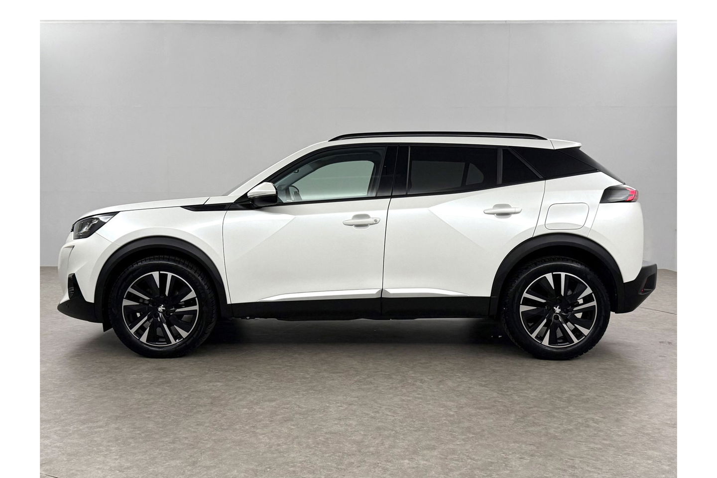 Peugeot 2008 1.2 PureTech 360Camera LED Trekhaak Virtual Carplay Clima Cruise Navi PDC 18''LMV