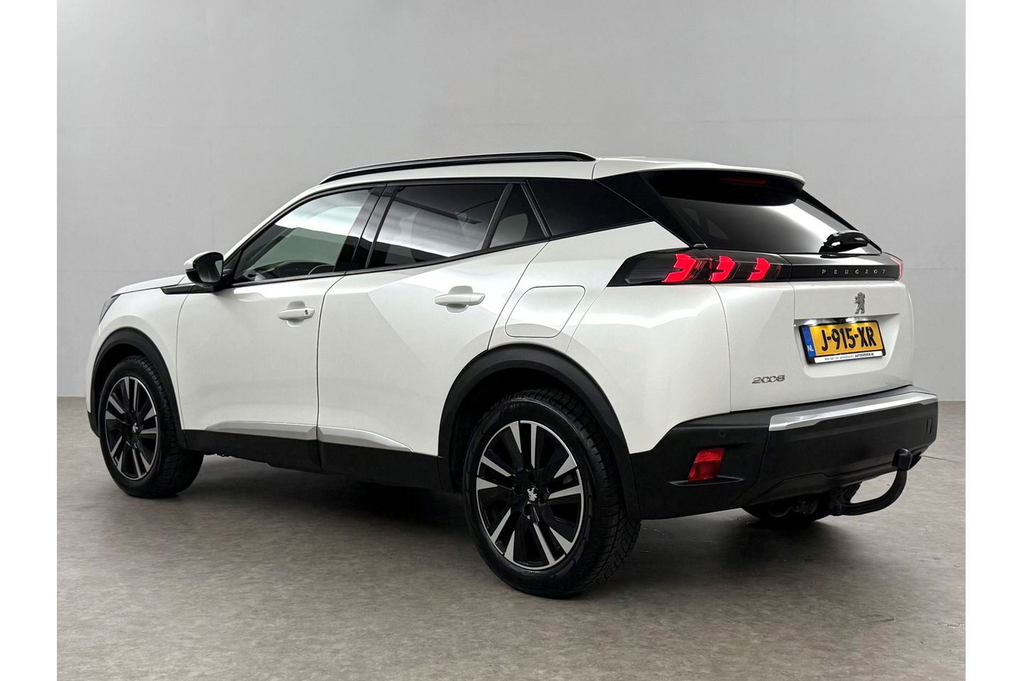 Peugeot 2008 1.2 PureTech 360Camera LED Trekhaak Virtual Carplay Clima Cruise Navi PDC 18''LMV