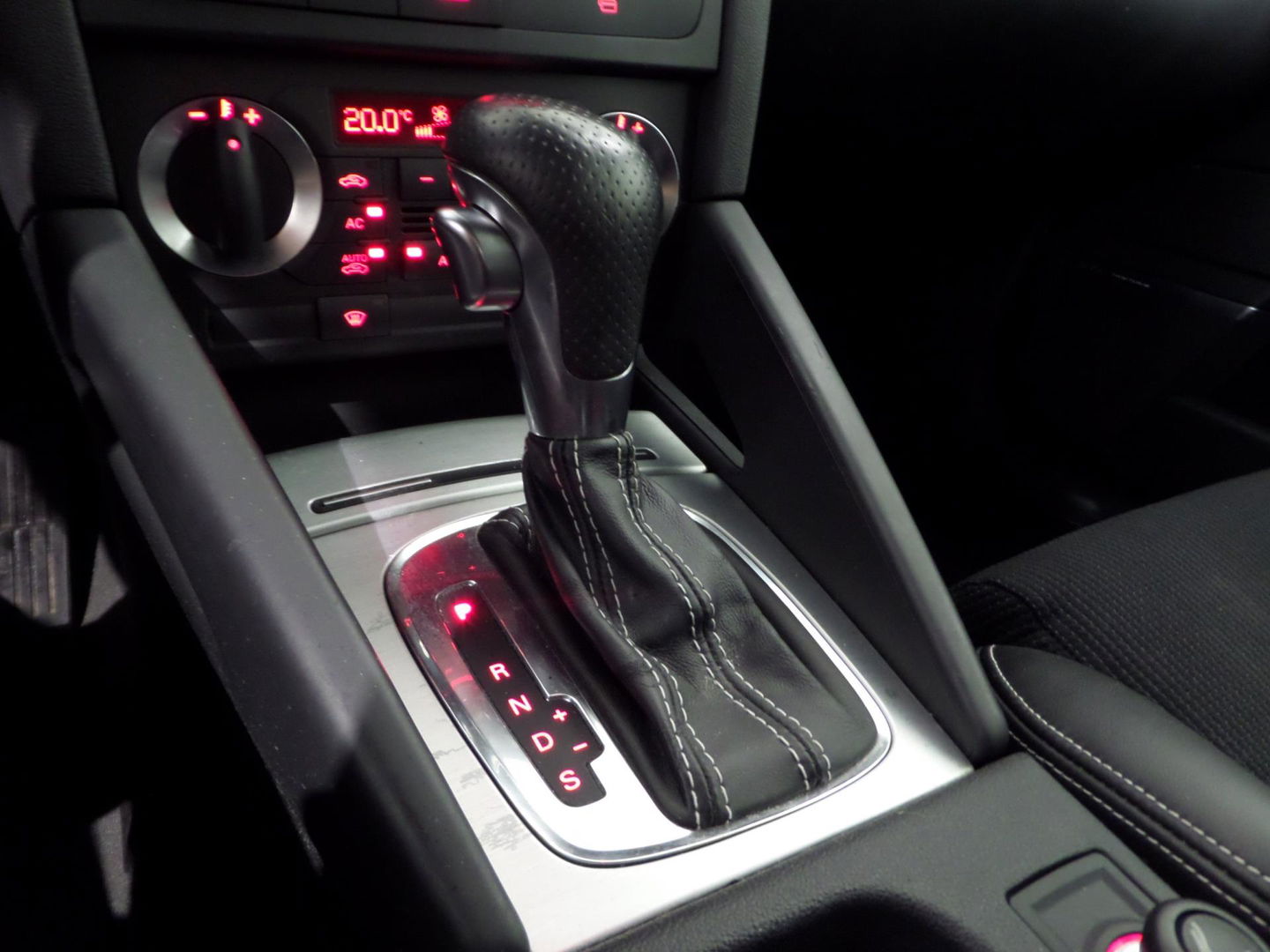 Audi A3 Cabriolet 2.0 TFSI S-Line "Origineel NL!" Automaat! "1e eigenaar!" Youngtimer! 2X S-Line Bluetooth, in zeer nette staat !