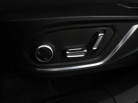 Lynk & Co 01 1.5 Plug In | Panoramadak | Infinity by Harman | 360 camera | Adaptive cruise | Stoelverwarming | Carplay | Memory | Full LED
